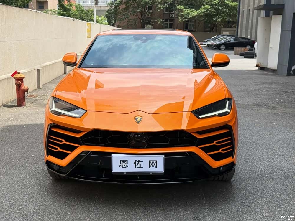 Lamborghini Urus, 2023 все фото