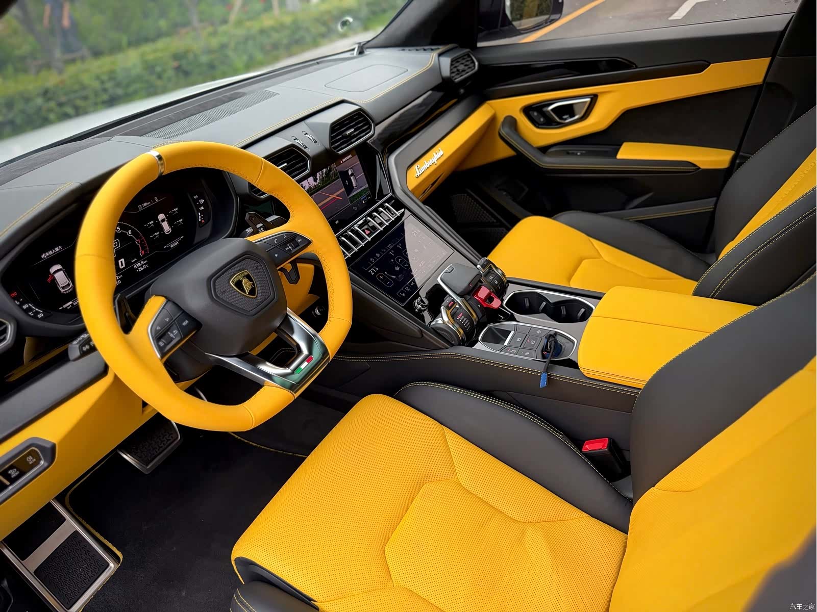 Lamborghini Urus, 2022 8
