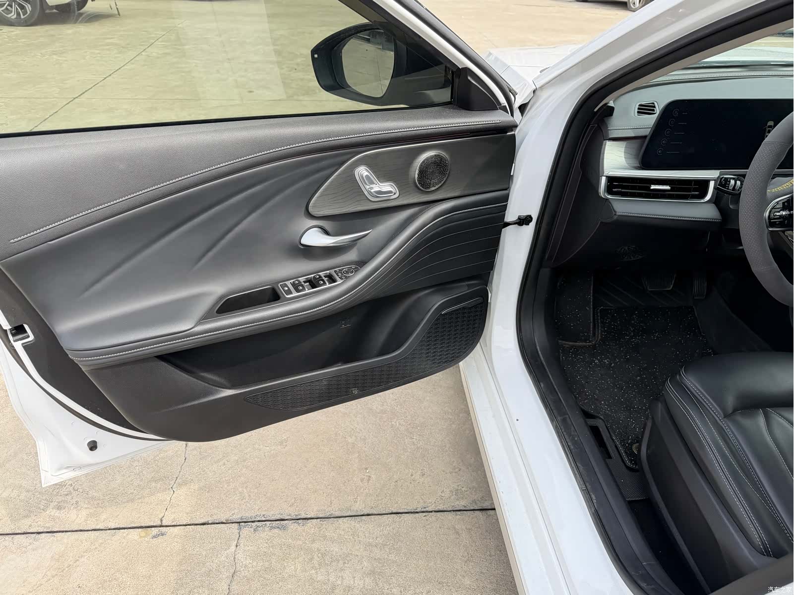 Chery Arrizo 8, 2023 4