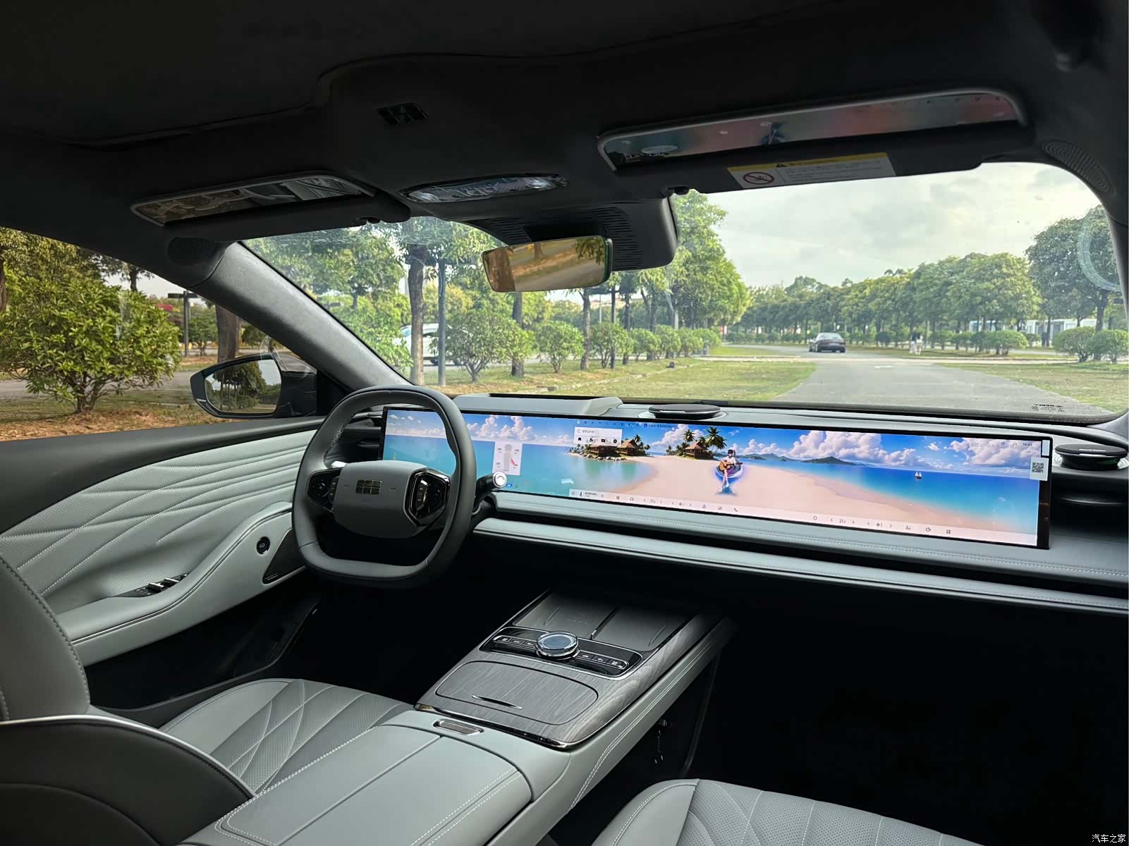 Geely E8, 2026 13