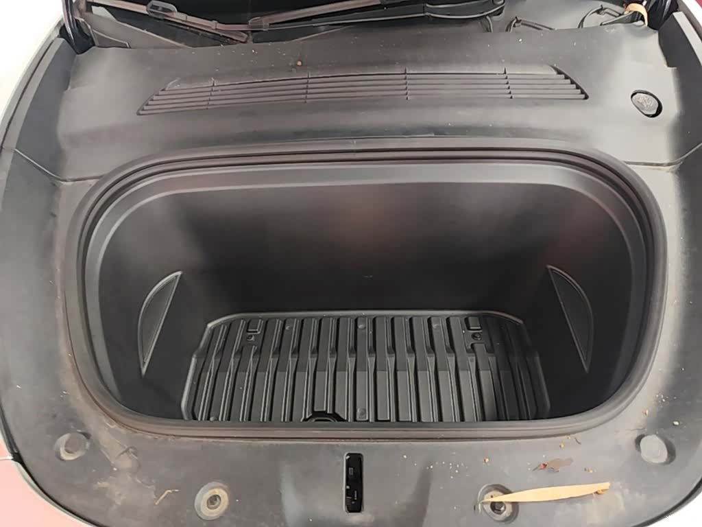 Tesla Model Y, 2024 20