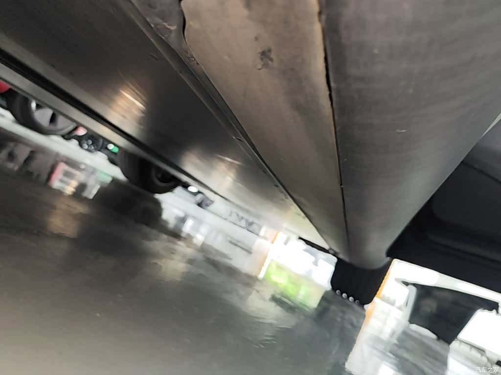 Tesla Model Y, 2024 21