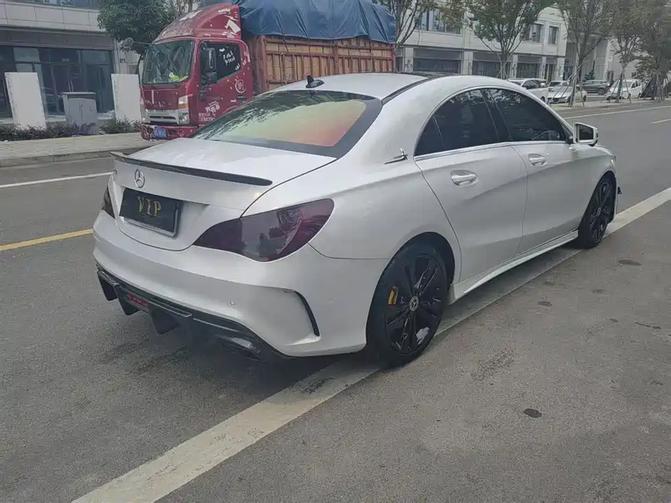Mercedes-Benz CLA