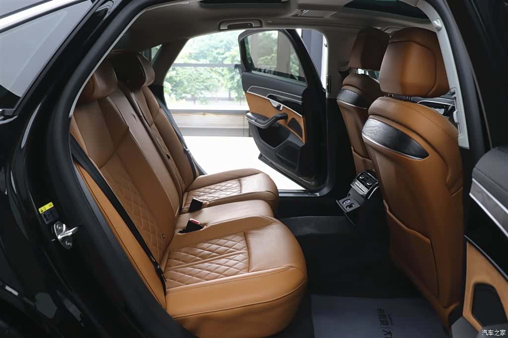 Audi A8L, 2024 24