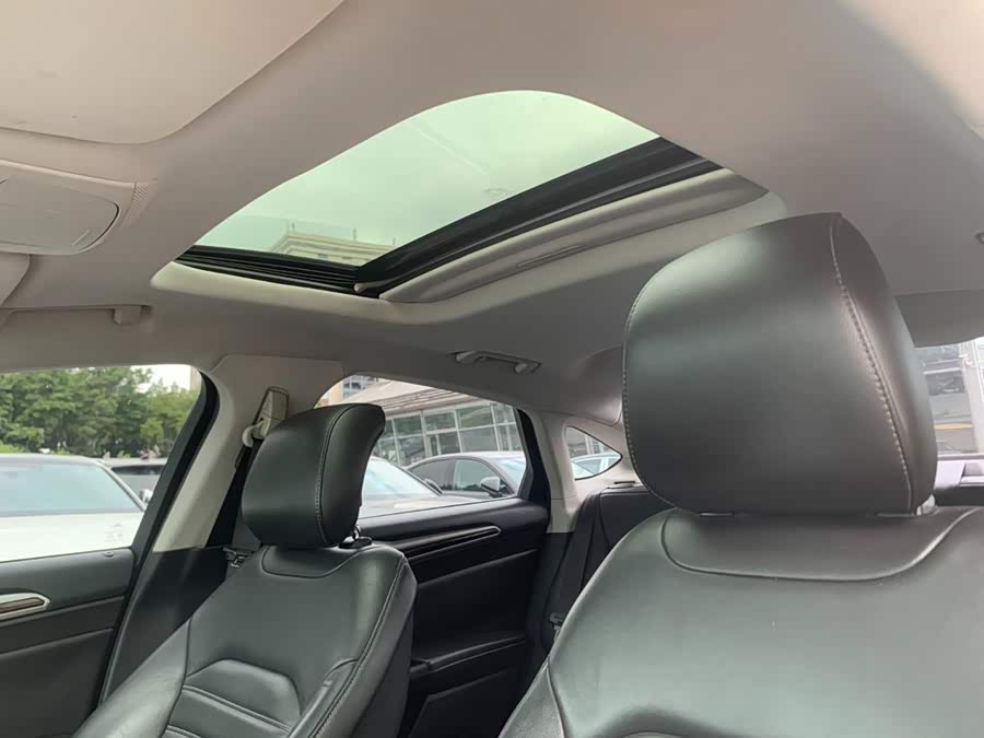 Ford Mondeo 2015, фото 16