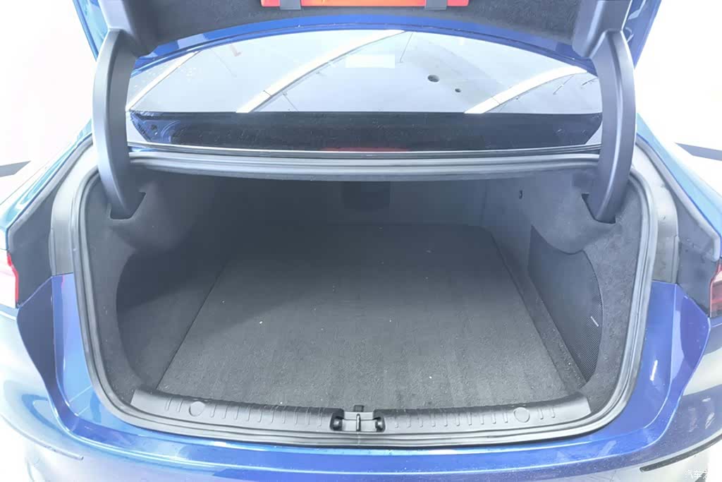BYD Han, 2023 4
