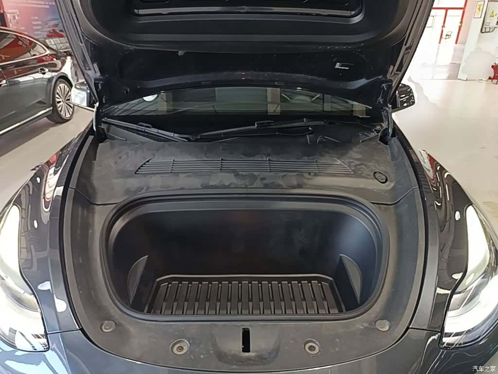 Tesla Model Y, 2024 20
