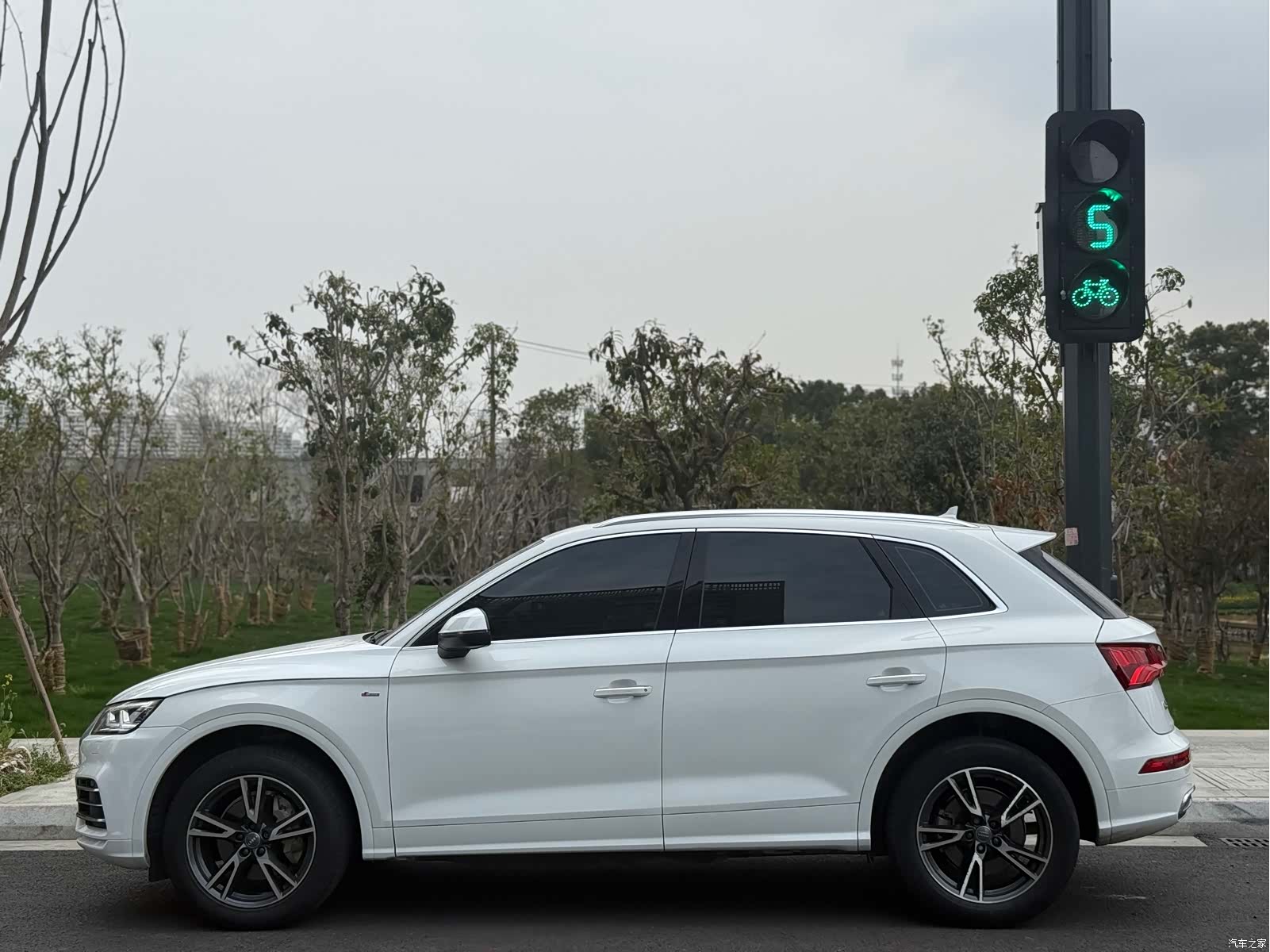 Audi Q5L, 2019 8