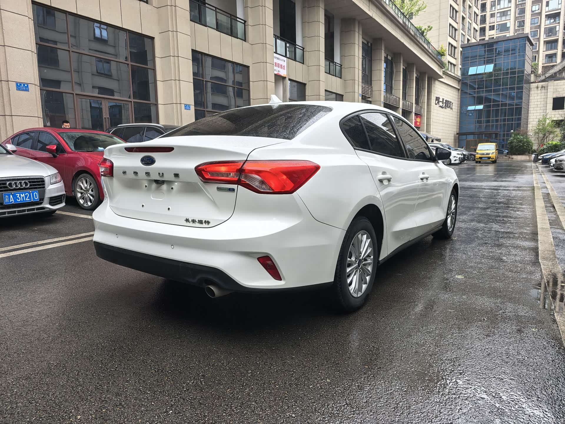 Ford Focus, 2019 12