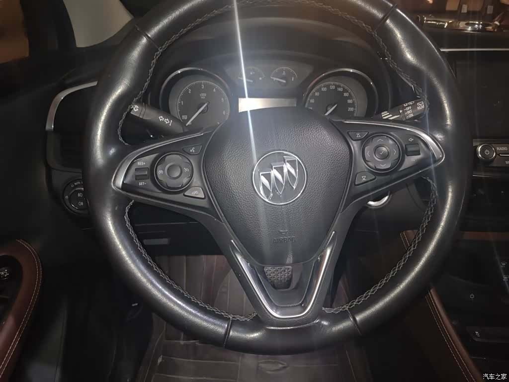 Buick Envision Plus, 2018 3