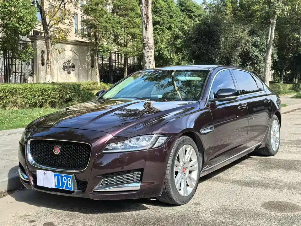 Jaguar XFL