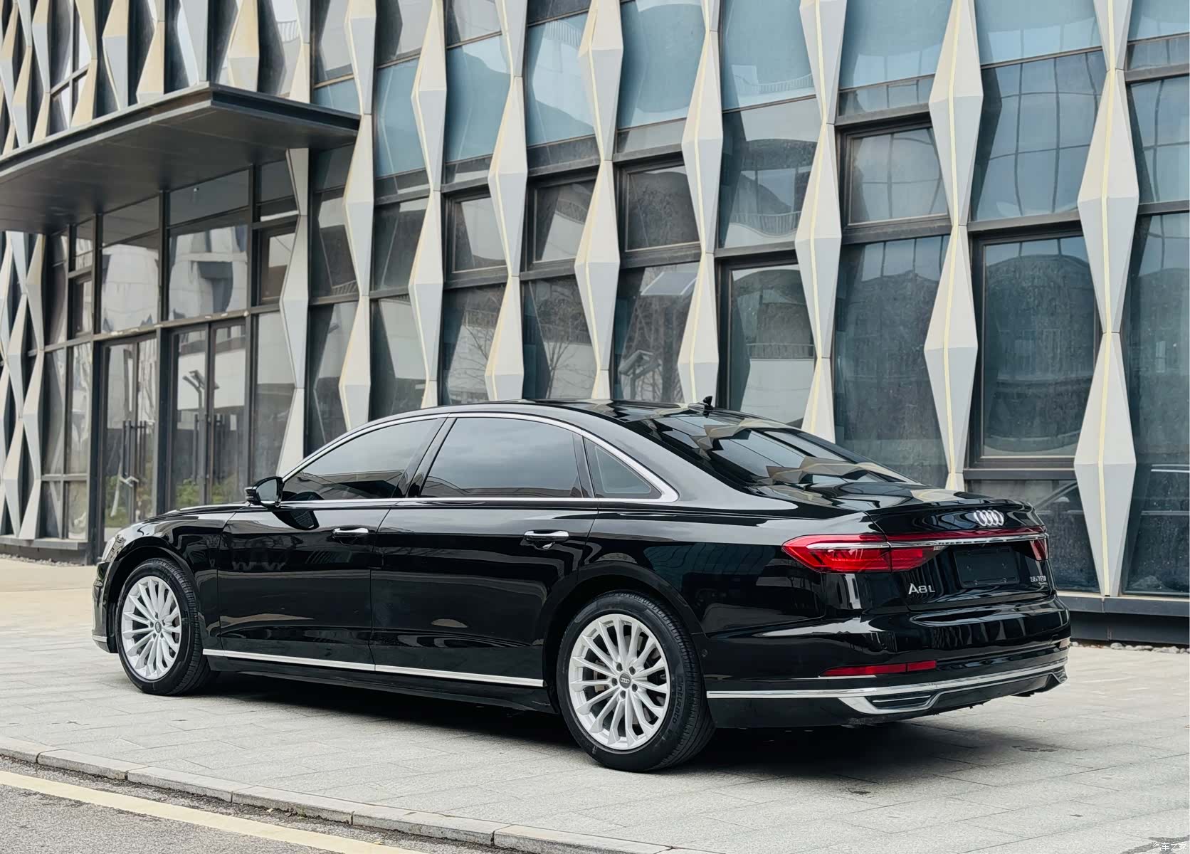 Audi A8L, 2019 22