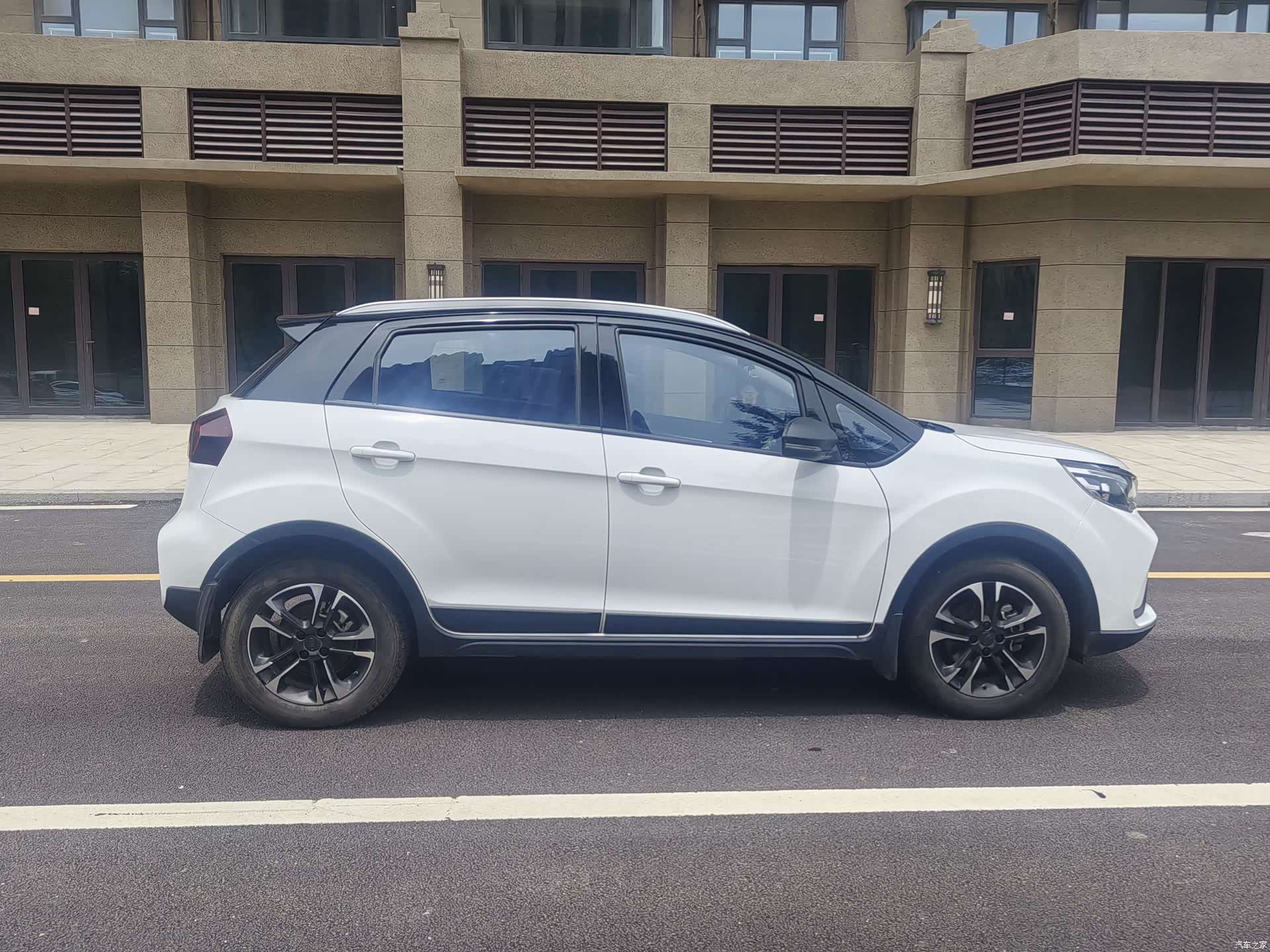 Geely EX3, 2022 13