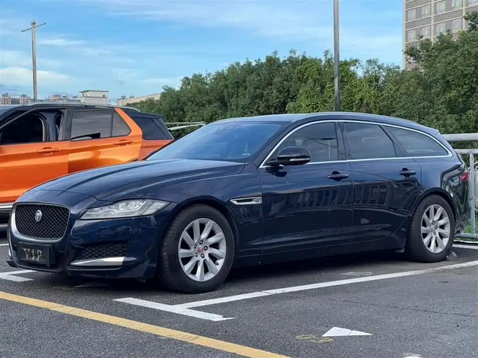 Jaguar XF
