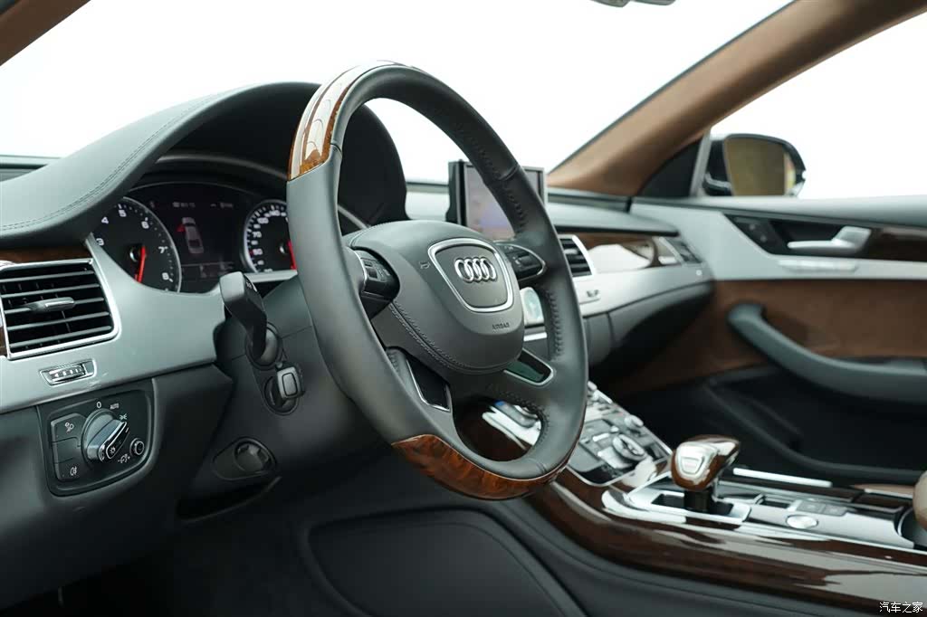 Audi A8L, 2015 34