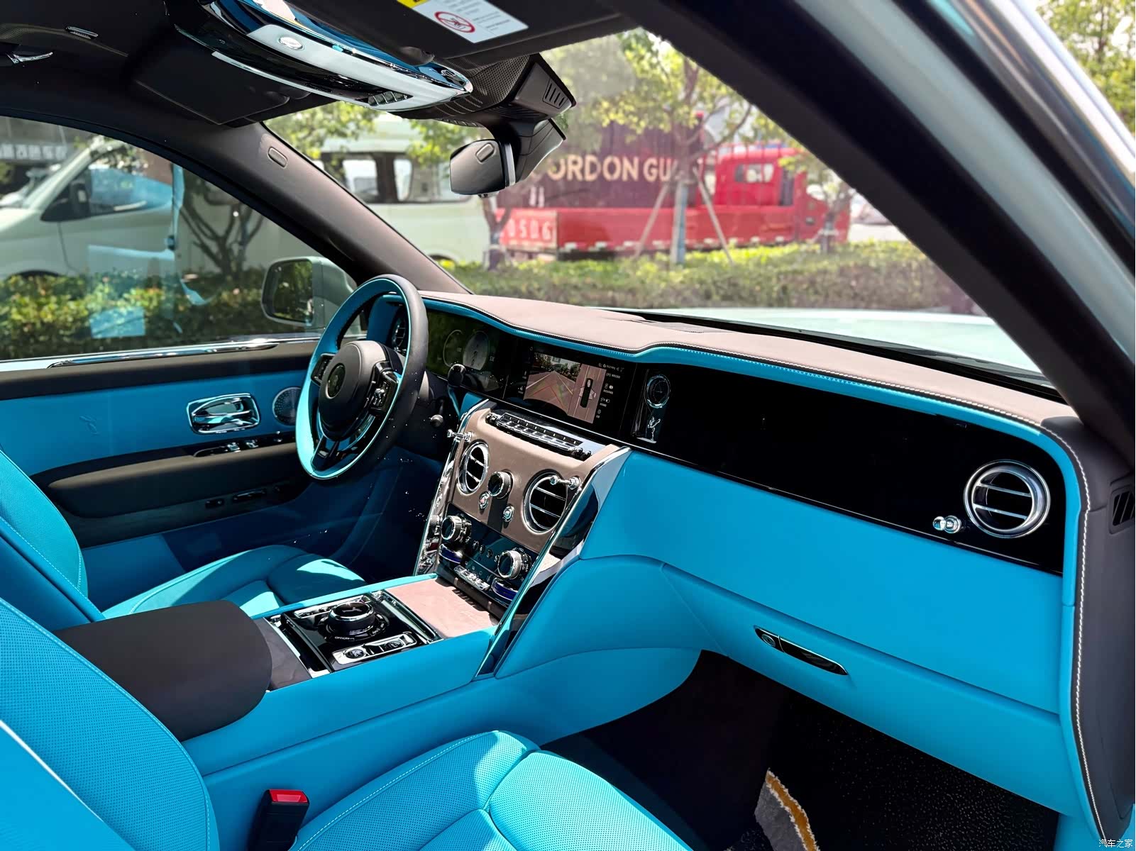 Rolls-Royce Cullinan, 2025 6