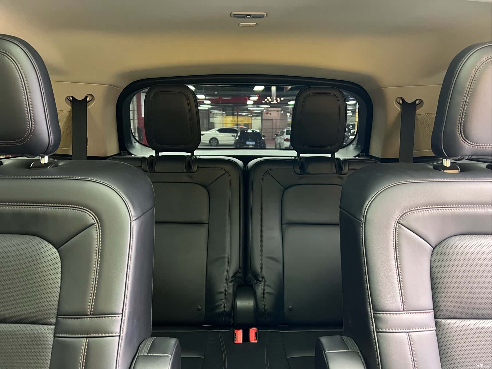 Lincoln Aviator, 2021 9