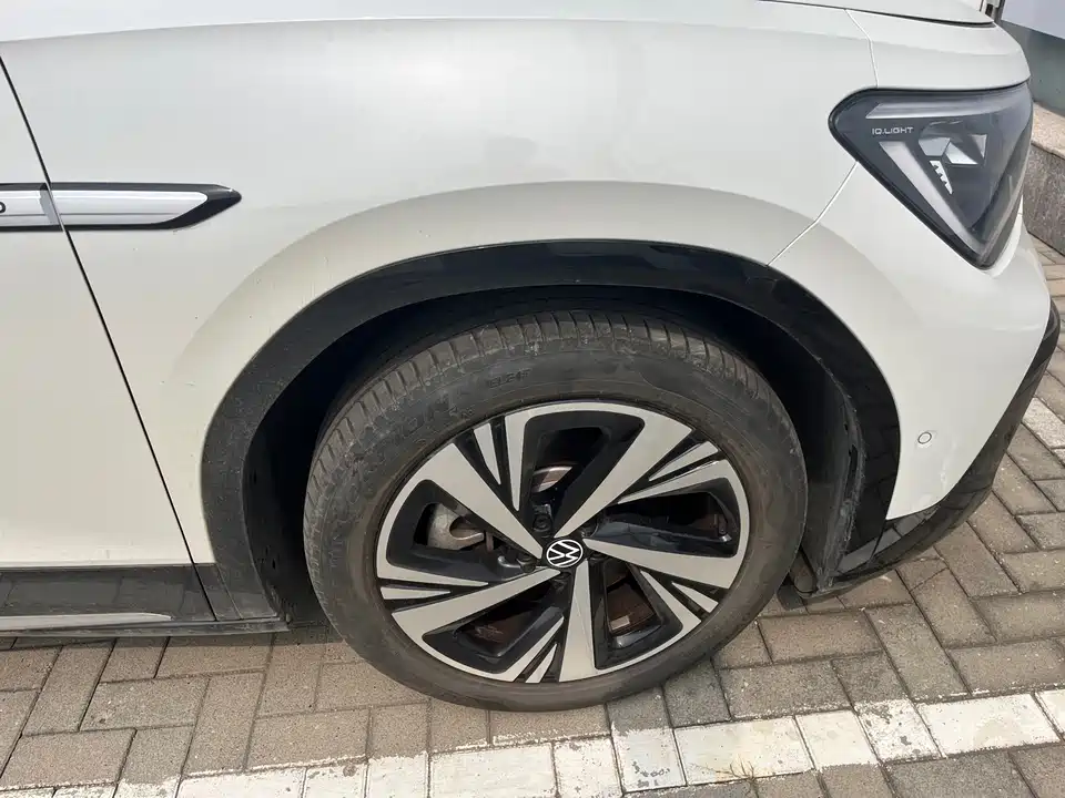 Volkswagen ID.6 CROZZ