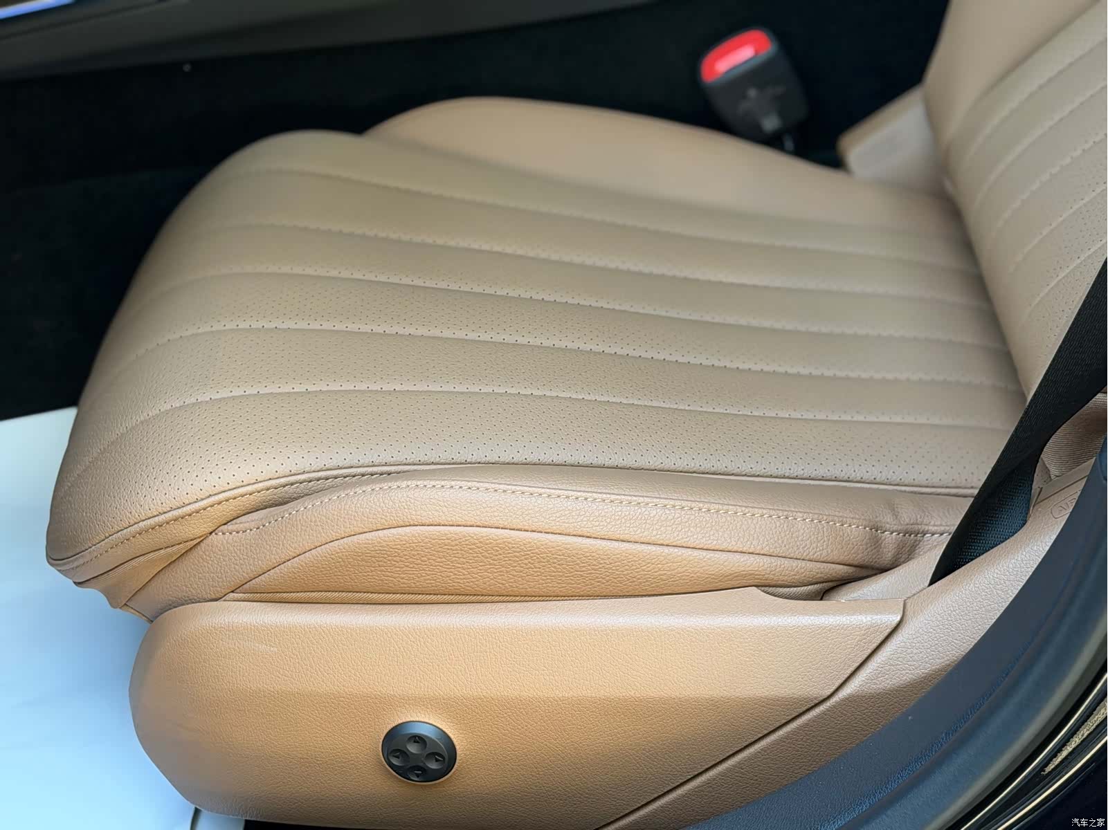 Mercedes-Benz E-Class, 2024 22