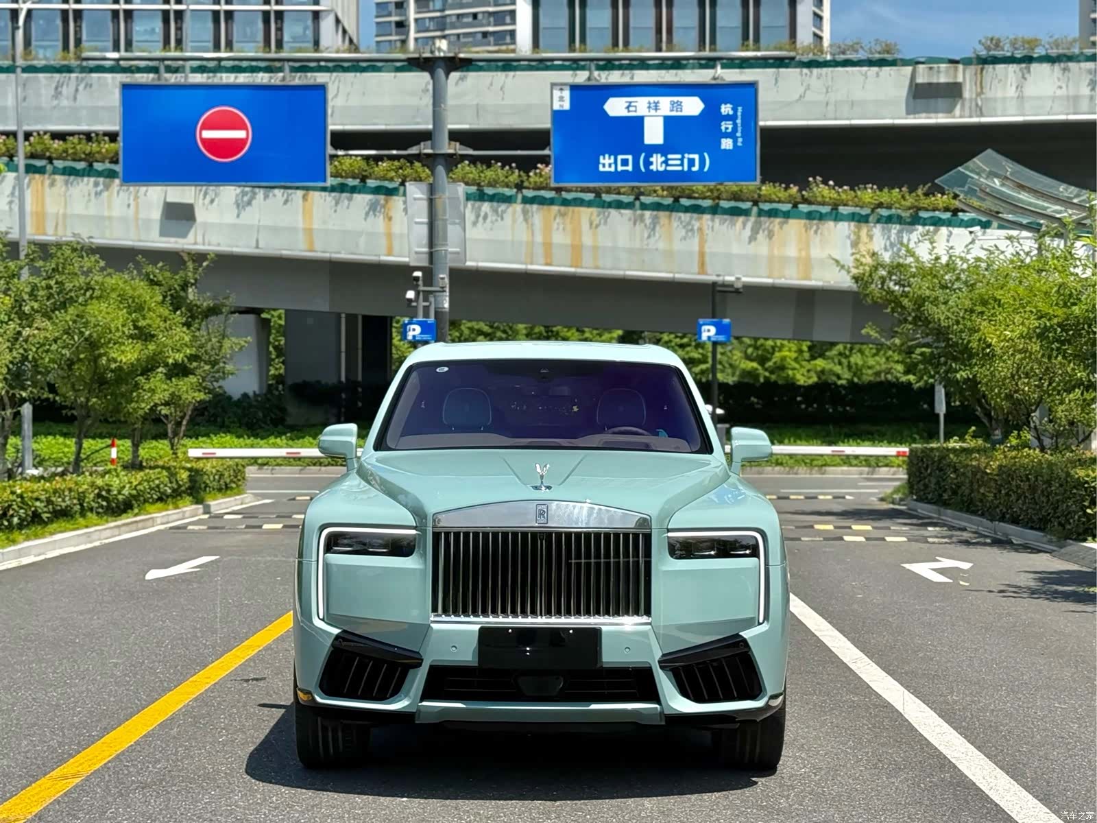 Rolls-Royce Cullinan, 2025 1