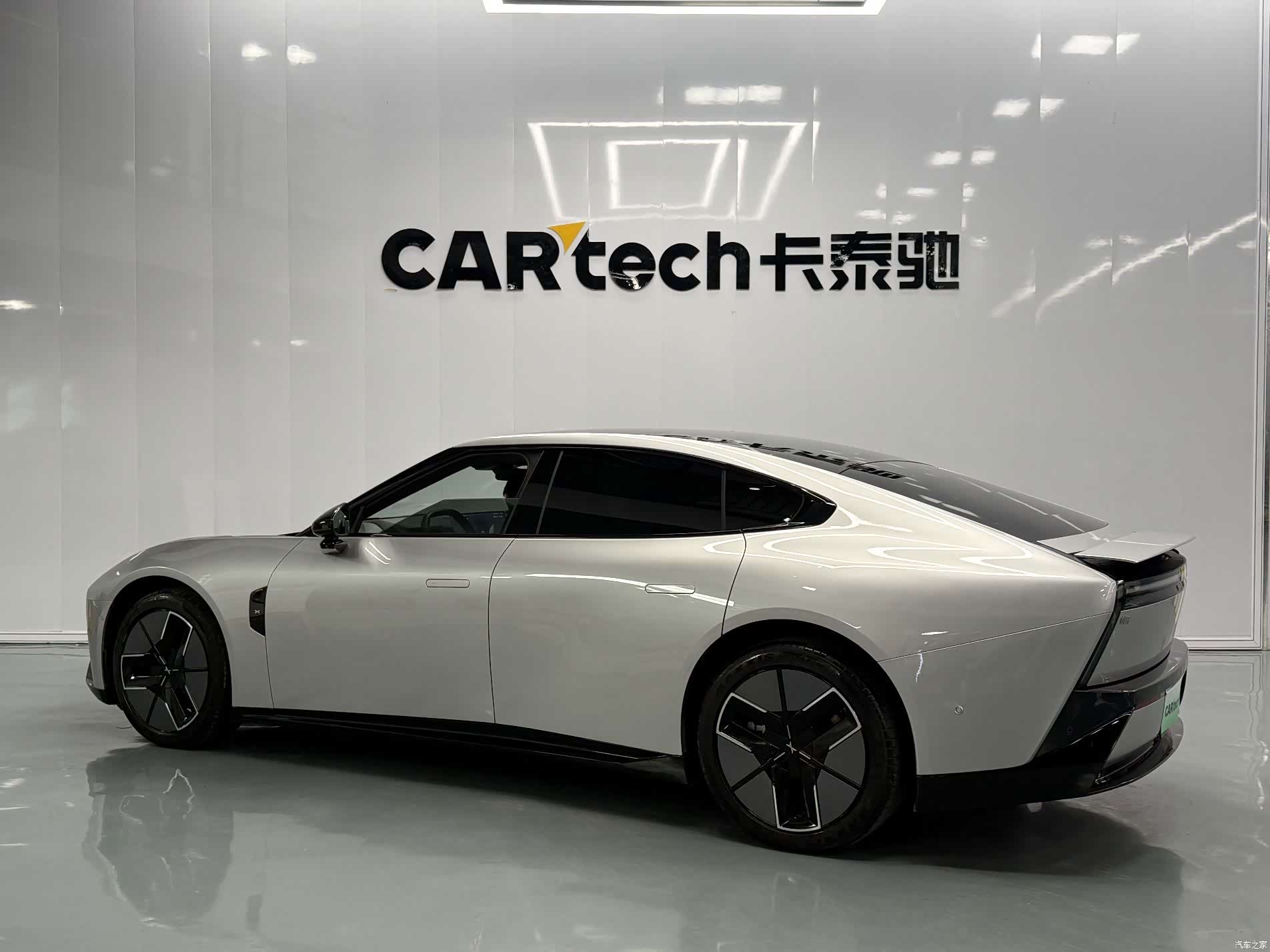 Xpeng P7, 2025 17