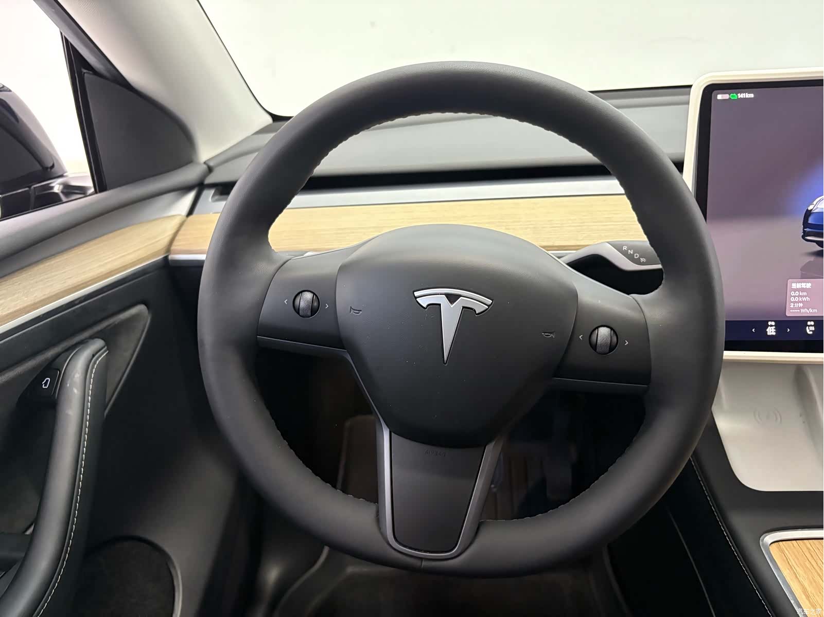 Tesla Model Y, 2022 13