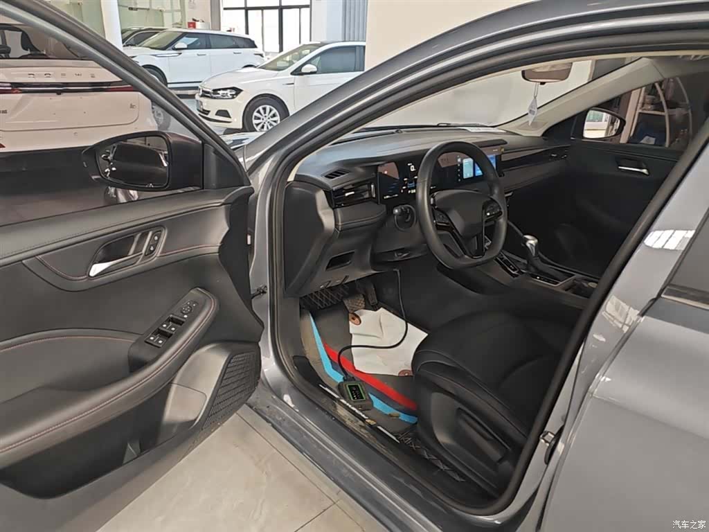 Roewe i5, 2025 16