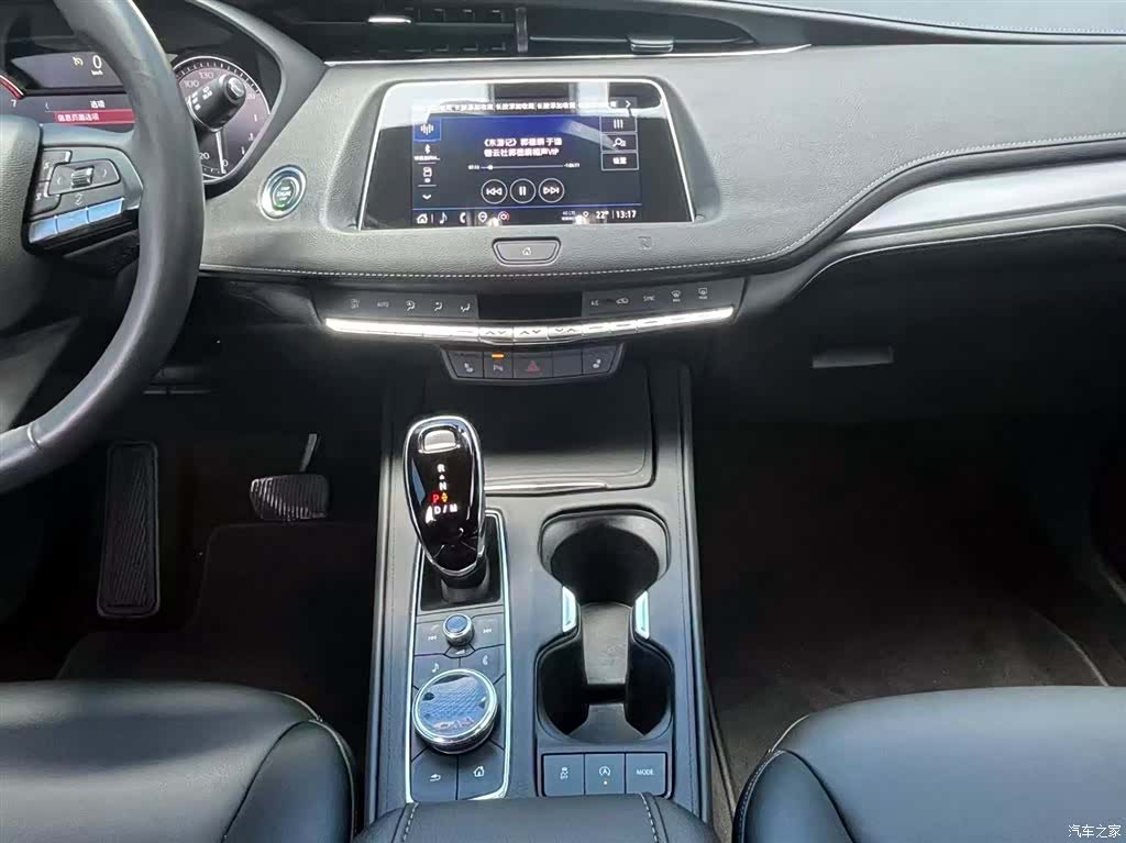 Cadillac XT4, 2021 12
