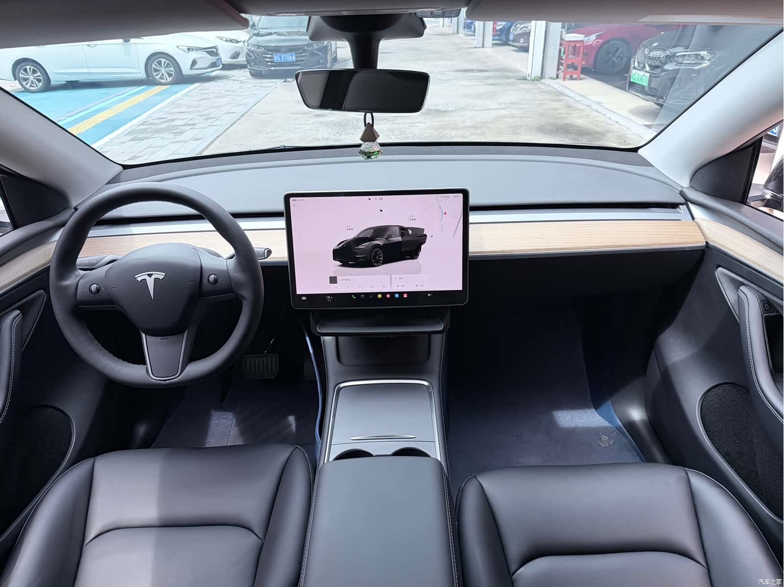 Tesla Model Y, 2022 все фото
