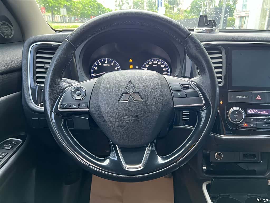 Mitsubishi Outlander, 2019 9