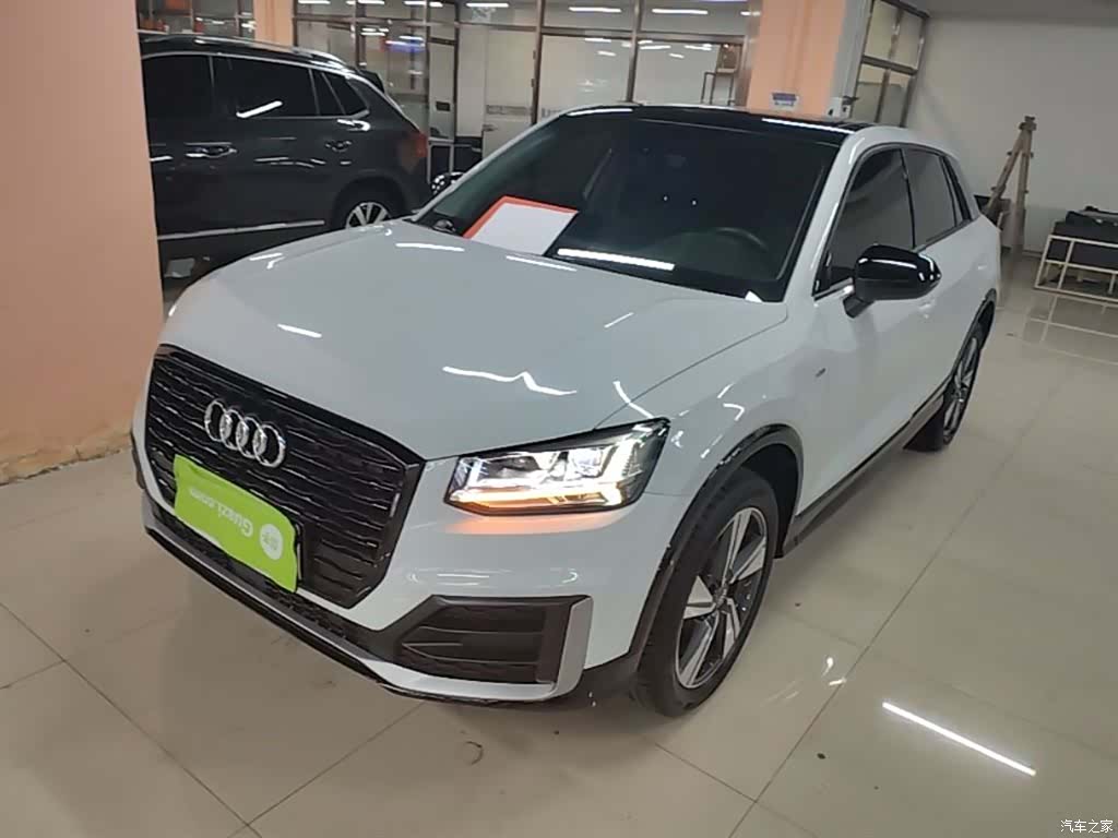 Audi Q2L, 2020 1