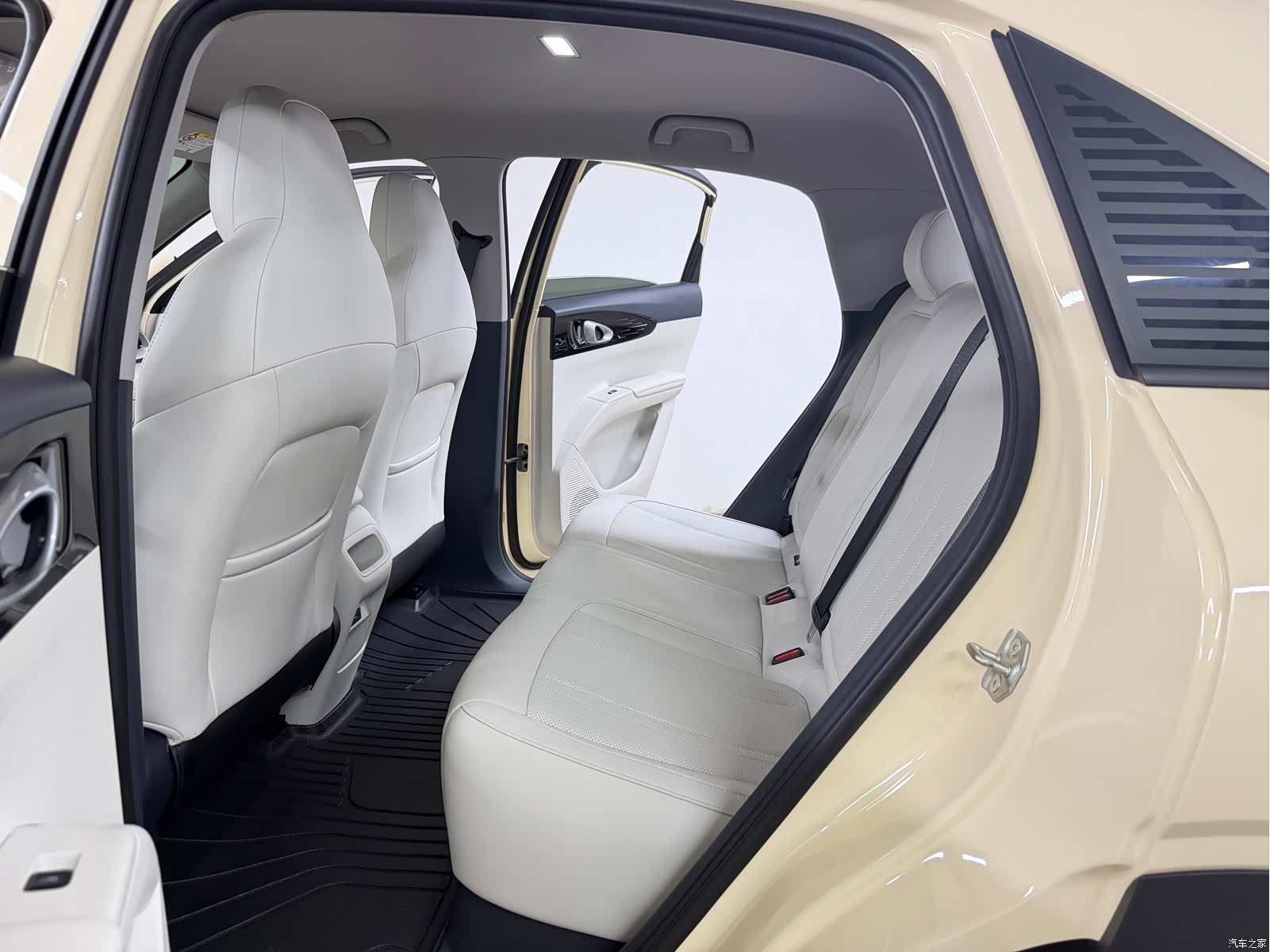 Geely Xingyuan, 2025 10