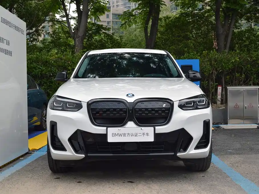 BMW iX3