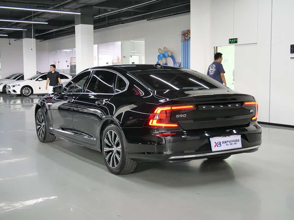 Volvo S90