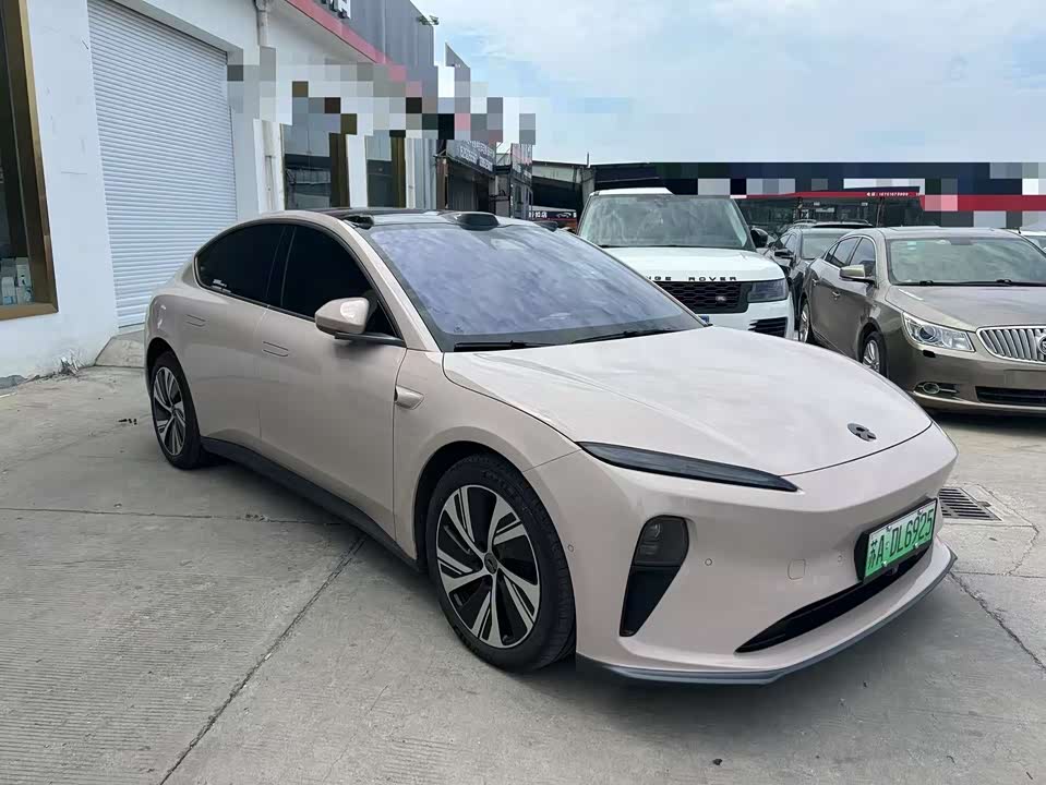 NIO ET5