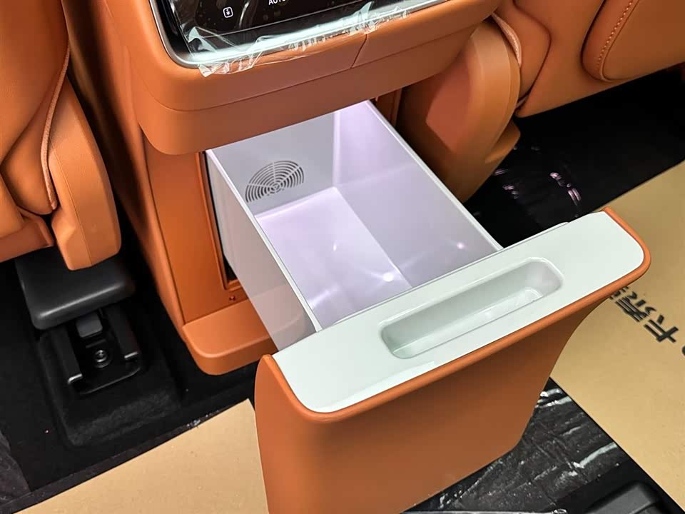 AITO Ask the world M9