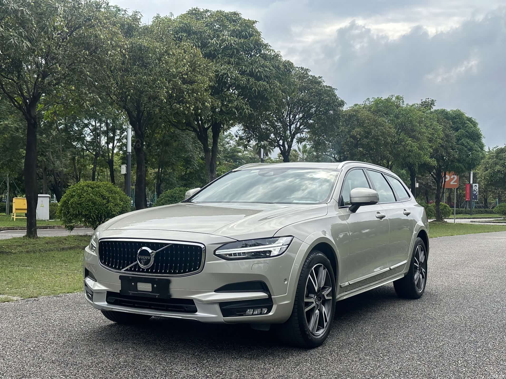 Volvo V90