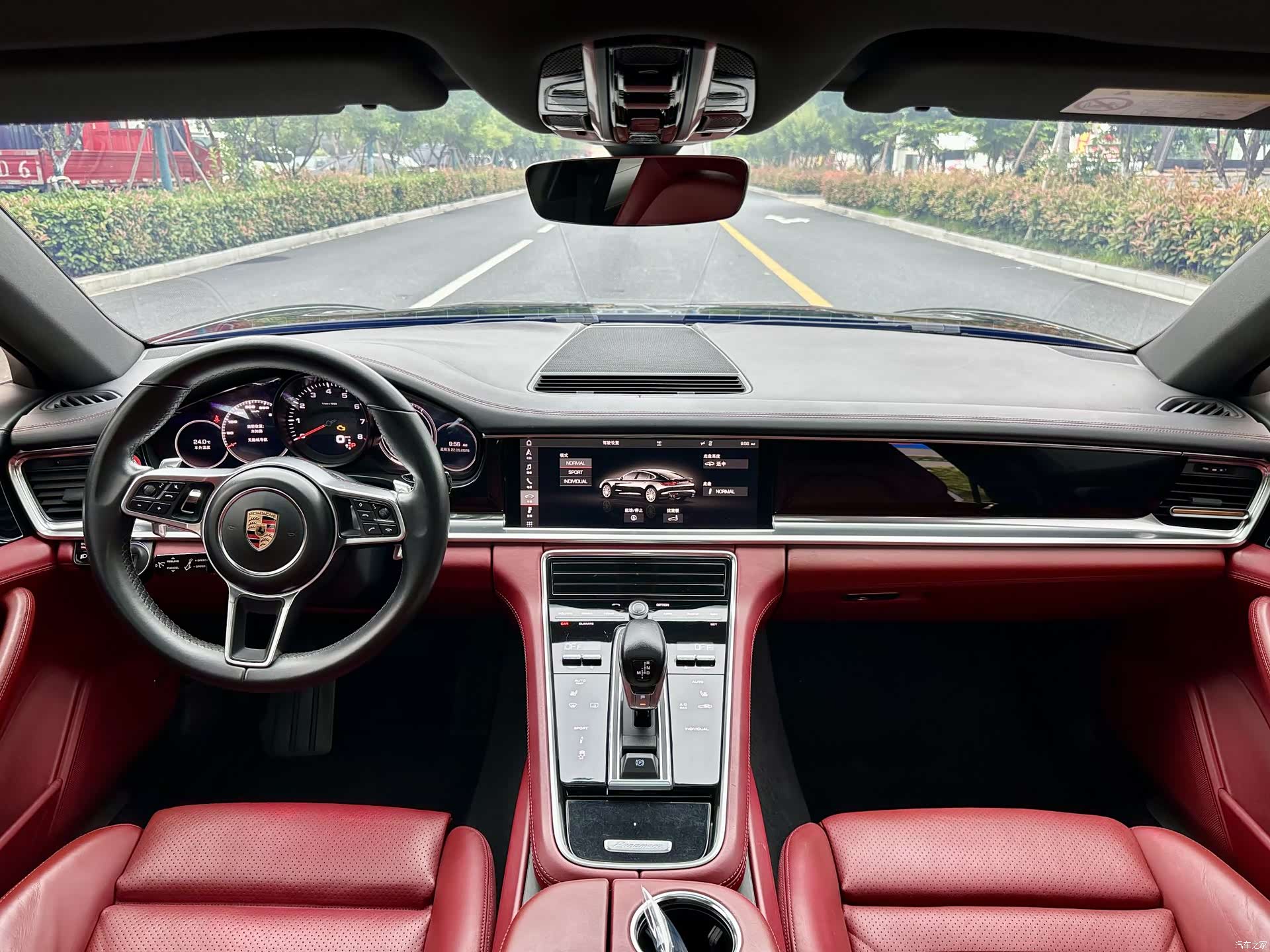 Porsche Panamera, 2018 11