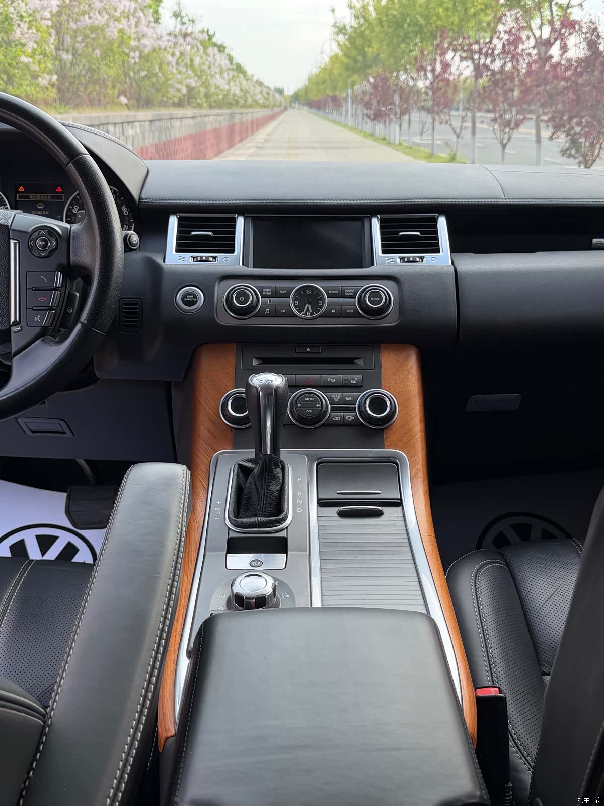 Land Rover Range Rover, 2011 11