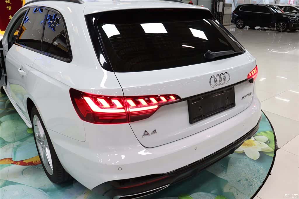 Audi A4, 2022 25