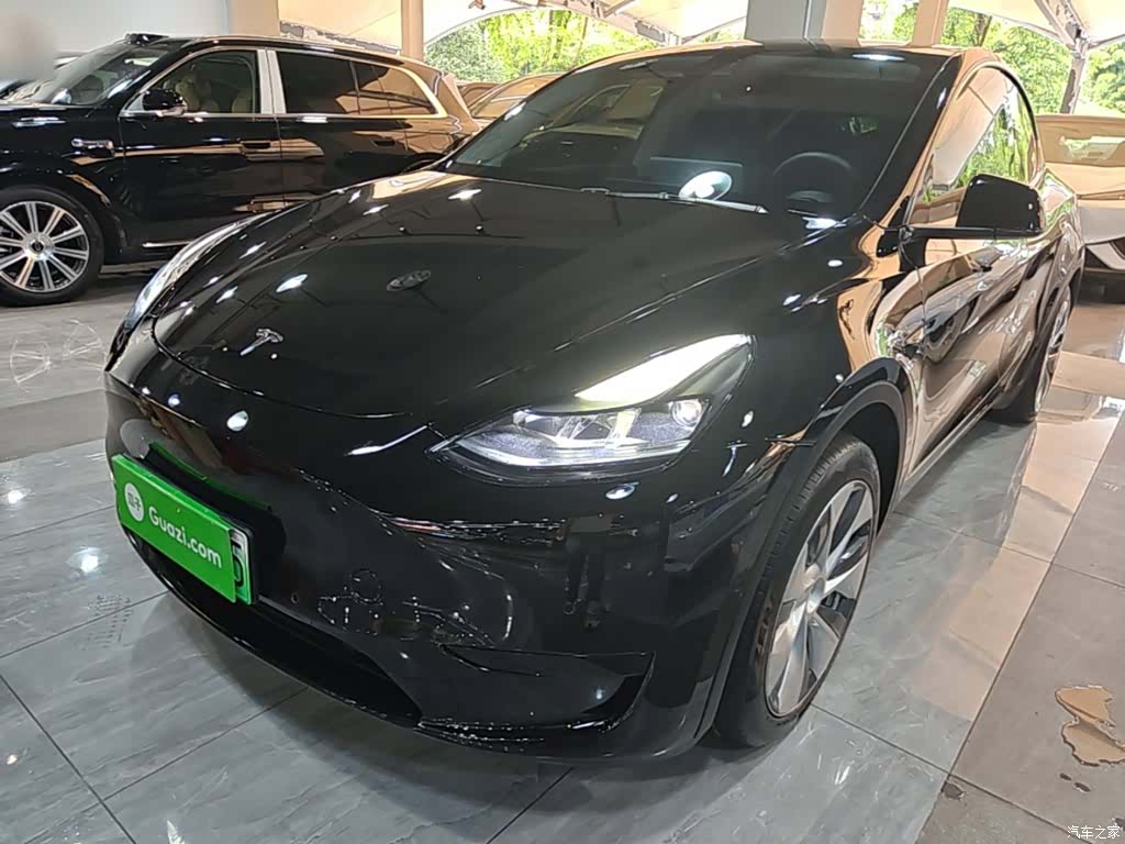 Tesla Model Y, 2023 2