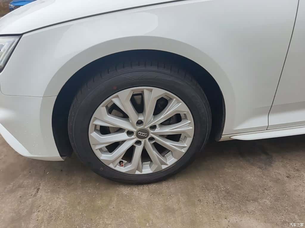 Audi A4L, 2019 25