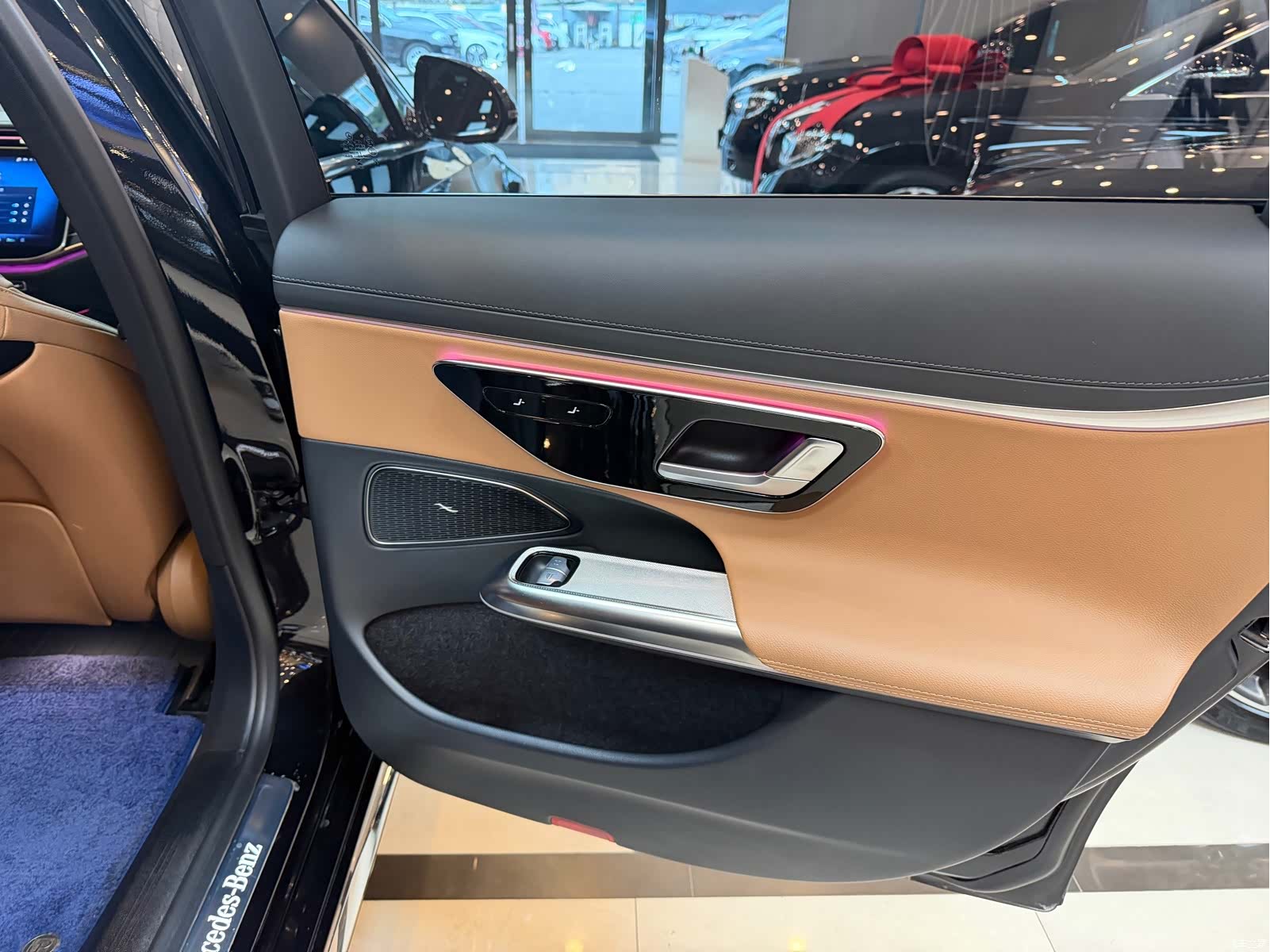 Mercedes-Benz E-Class, 2024 15