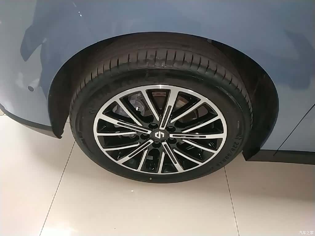 Leapmotor B10, 2025 23