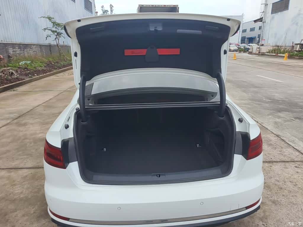 Audi A4L, 2019 15