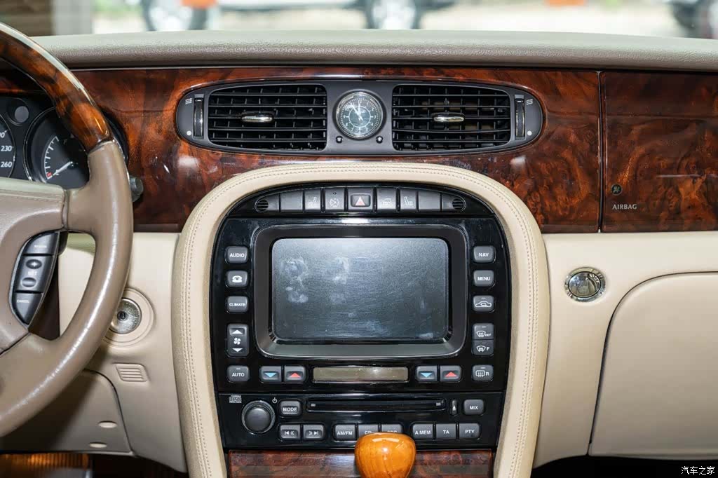 Jaguar XJ, 2006 12