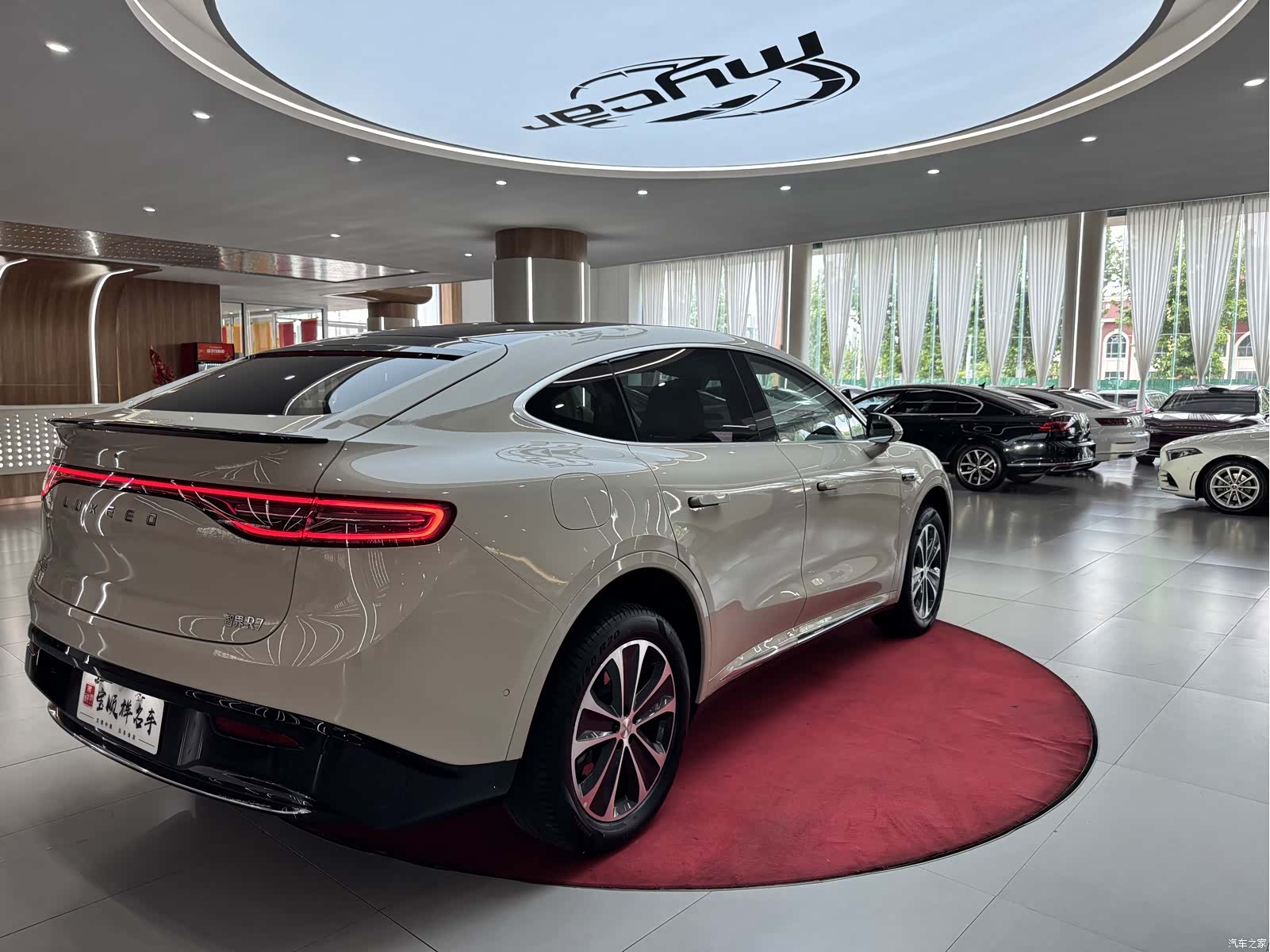 Luxeed R7, 2025 все фото