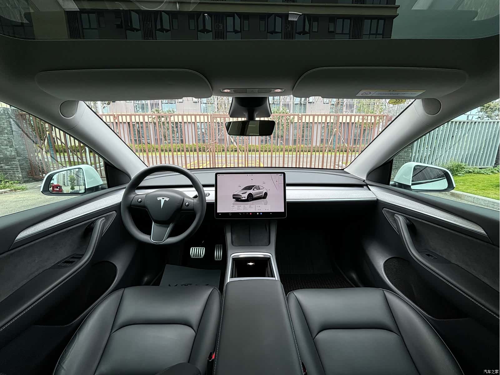 Tesla Model Y, 2024 6