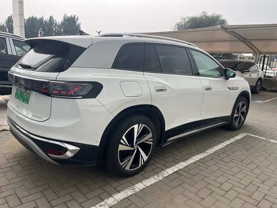 Volkswagen ID.6 CROZZ