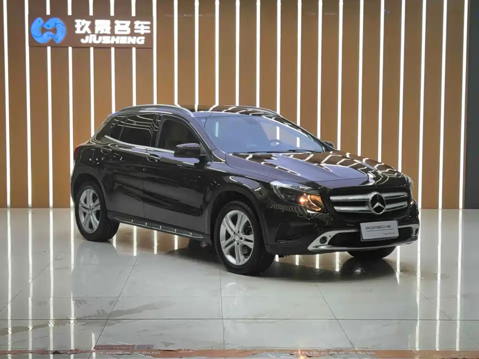 Mercedes-Benz GLA Mercedes-Benz GLA